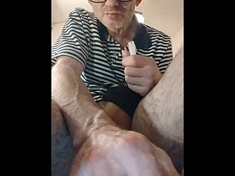 ROBERT0516 online show from 12/17/25, 12:38