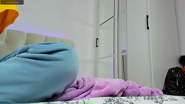 YourWildDestiny online show from 12/03/24, 05:23