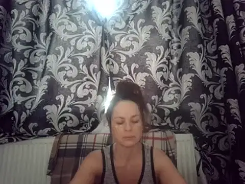 LindaStarS online show from 03/18/25, 05:52