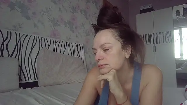 LindaStarS online show from 12/15/25, 06:17