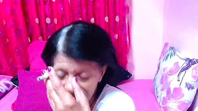 SLUTTYROXY online show from 10/03/25, 07:05