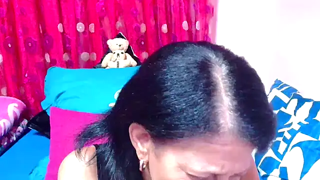 SLUTTYROXY online show from 11/24/25, 08:25