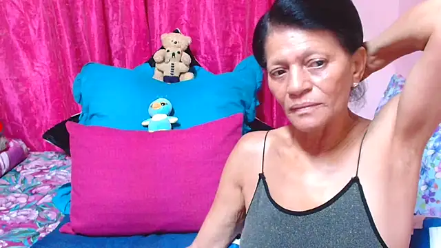 SLUTTYROXY online show from 01/07/26, 06:43