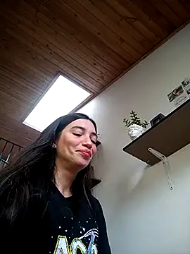 loveuu-bae online show from 02/23/25, 10:09