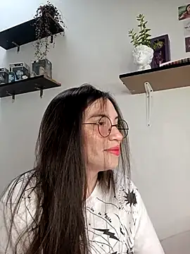 loveuu-bae online show from 03/07/25, 10:10