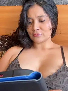 Snapshot of kinky_mila@xh chatting on 07/18/26, 08:01 kinky milaxh online show from 07/18/26, 08:01