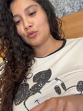Snapshot of kinky_mila@xh chatting on 07/26/26, 11:33 kinky milaxh online show from 07/26/26, 11:33