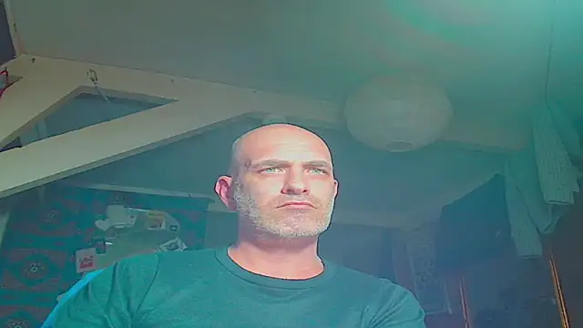 Snapshot of maxhard77 chatting on 05/13/26, 10:17 maxhard77 online show from 05/13/26, 10:17
