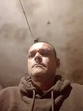 Snapshot of jay2425 chatting on 11/17/25, 01:33 jay2425 online show from 11/17/25, 01:33