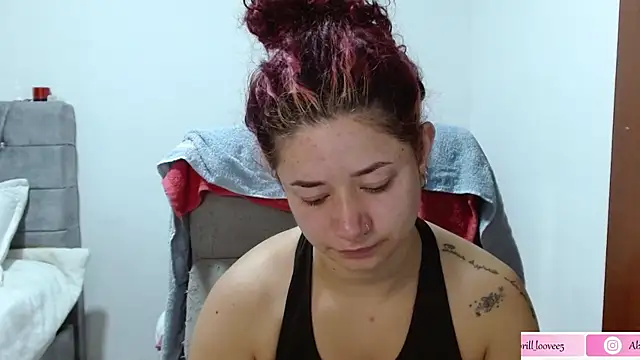 abril love2 online show from 02/03/25, 09:39