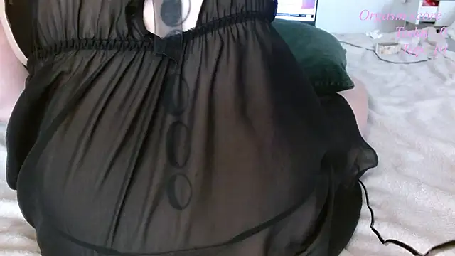 victoria97 online show from 05/18/26, 03:18
