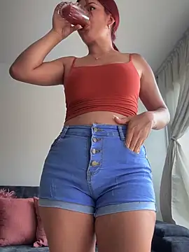 LINDA PATTY94 online show from 01/28/25, 09:50