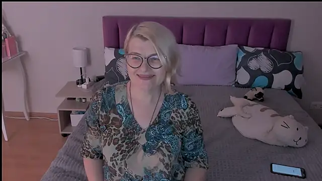 sabrinamacmarren online show from 02/24/25, 06:15