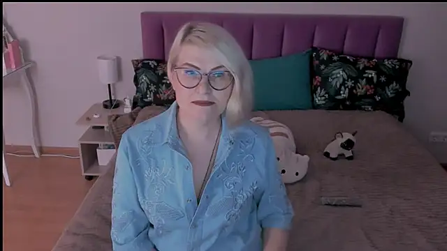 sabrinamacmarren online show from 02/27/25, 04:21