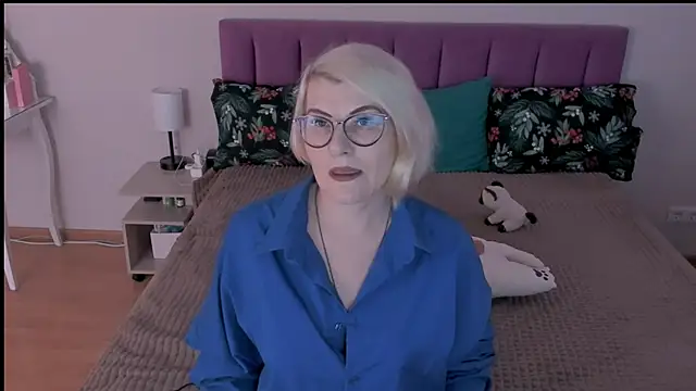 sabrinamacmarren online show from 03/02/25, 01:16