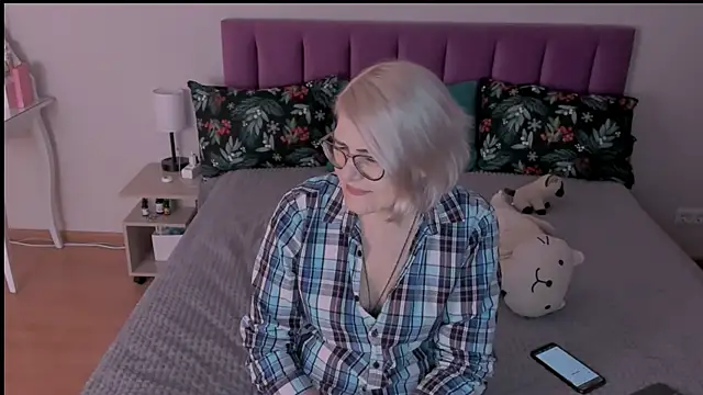 sabrinamacmarren online show from 03/07/25, 06:54