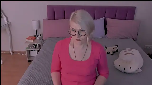 sabrinamacmarren online show from 03/12/25, 02:34