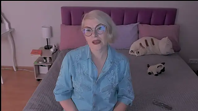 sabrinamacmarren online show from 03/13/25, 05:28