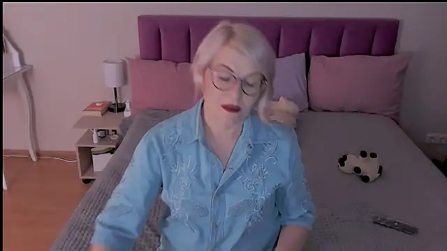 sabrinamacmarren online show from 03/21/25, 04:51