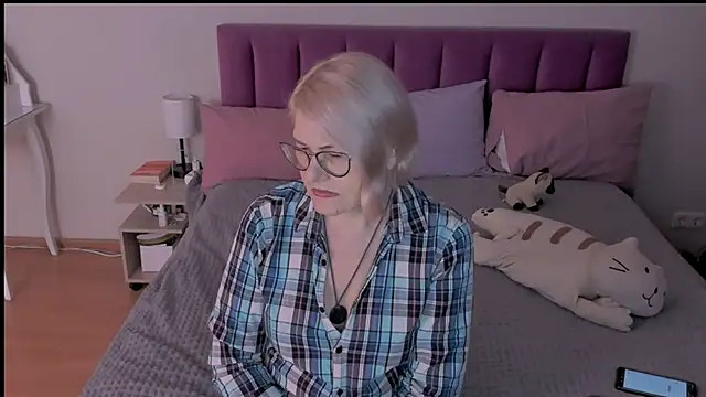 sabrinamacmarren online show from 03/22/25, 08:15