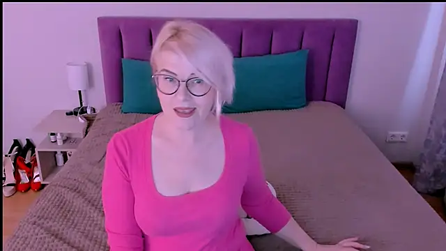 sabrinamacmarren online show from 09/21/25, 03:02