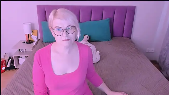 sabrinamacmarren online show from 09/27/25, 03:17