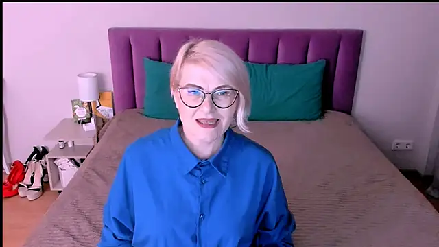 sabrinamacmarren online show from 11/03/25, 03:24