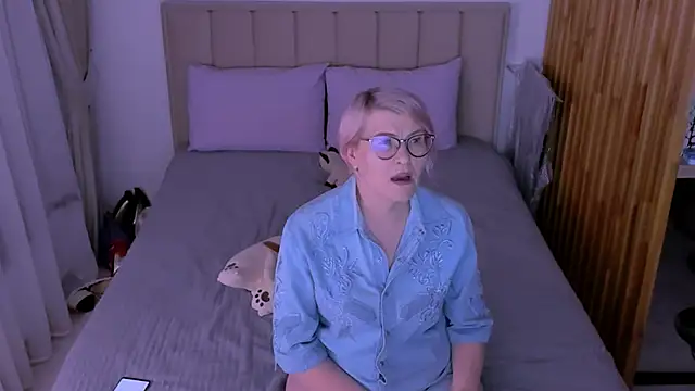 sabrinamacmarren online show from 03/13/26, 06:36