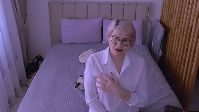 sabrinamacmarren online show from 03/20/26, 09:58