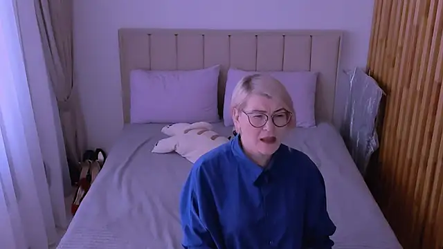 sabrinamacmarren online show from 03/28/26, 09:31