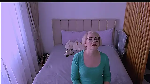 sabrinamacmarren online show from 04/02/26, 08:12