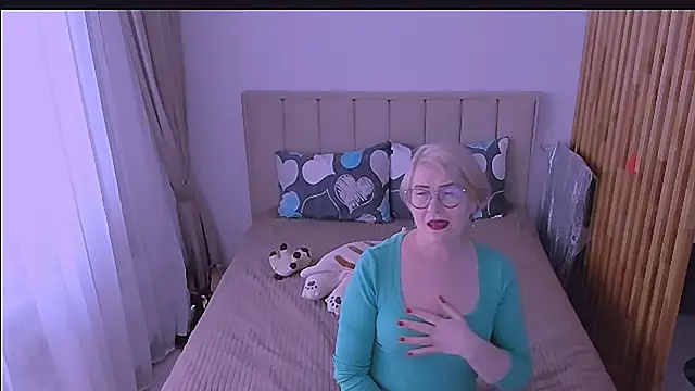 sabrinamacmarren online show from 04/06/26, 01:23