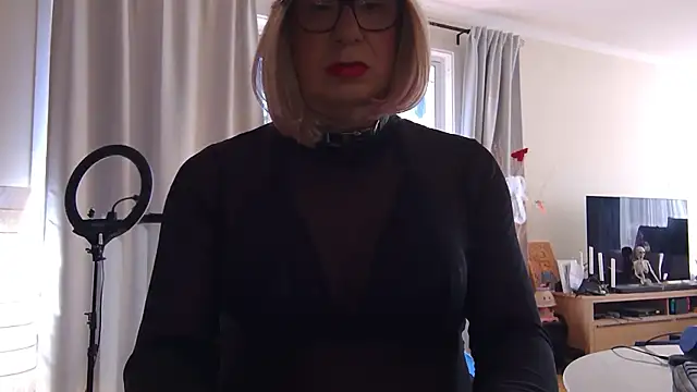 Snapshot of rachel_latex chatting on 10/14/25, 11:27 rachel latex online show from 10/14/25, 11:27
