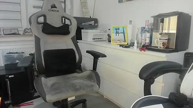 PinkyBoyD online show from 12/01/25, 02:27