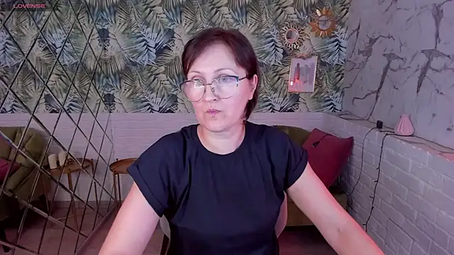 Snapshot of Paris_Cherry chatting on 01/06/25, 11:20 Paris Cherry online show from 01/06/25, 11:20