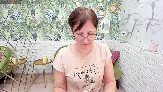 Snapshot of Paris_Cherry chatting on 01/19/25, 08:19 Paris Cherry online show from 01/19/25, 08:19