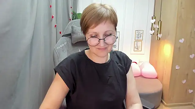 Snapshot of Paris_Cherry chatting on 02/18/25, 07:41 Paris Cherry online show from 02/18/25, 07:41