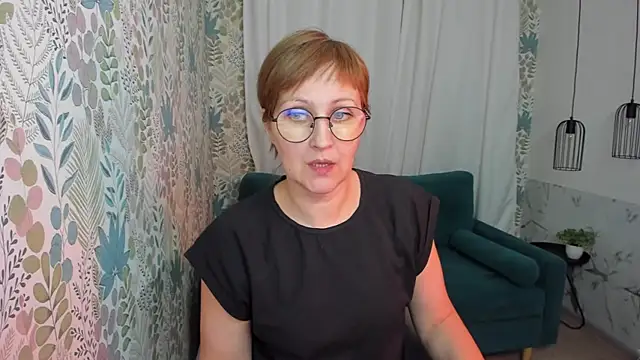 Snapshot of Paris_Cherry chatting on 02/20/25, 04:14 Paris Cherry online show from 02/20/25, 04:14