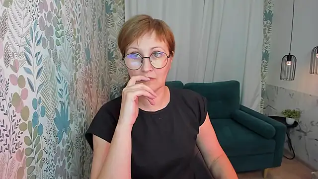 Snapshot of Paris_Cherry chatting on 02/20/25, 07:19 Paris Cherry online show from 02/20/25, 07:19