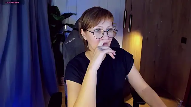 Snapshot of Paris_Cherry chatting on 02/22/25, 01:35 Paris Cherry online show from 02/22/25, 01:35