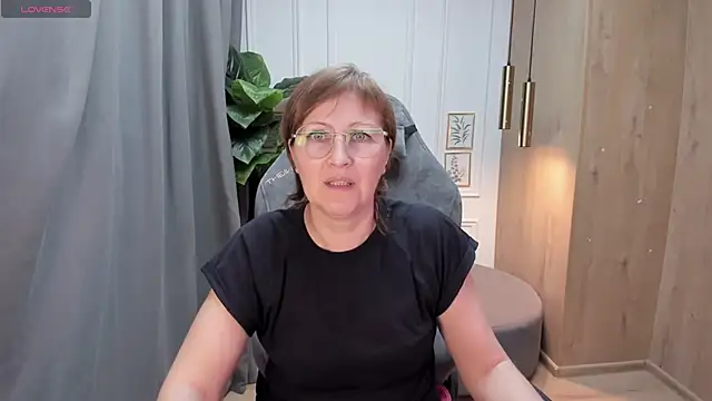 Snapshot of Paris_Cherry chatting on 02/23/25, 04:46 Paris Cherry online show from 02/23/25, 04:46