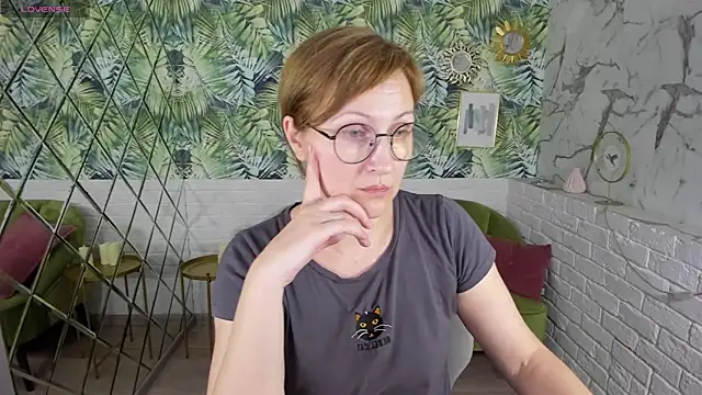 Snapshot of Paris_Cherry chatting on 03/08/25, 11:07 Paris Cherry online show from 03/08/25, 11:07