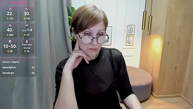 Snapshot of Paris_Cherry chatting on 03/12/25, 04:35 Paris Cherry online show from 03/12/25, 04:35