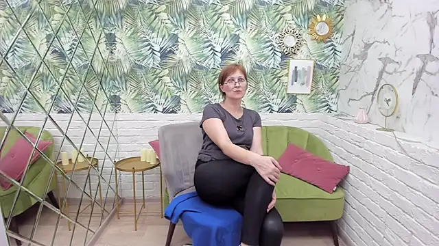 Snapshot of Paris_Cherry chatting on 03/18/25, 02:15 Paris Cherry online show from 03/18/25, 02:15