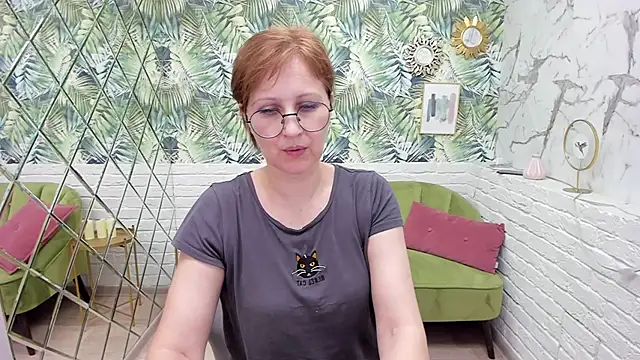 Snapshot of Paris_Cherry chatting on 03/19/25, 02:16 Paris Cherry online show from 03/19/25, 02:16