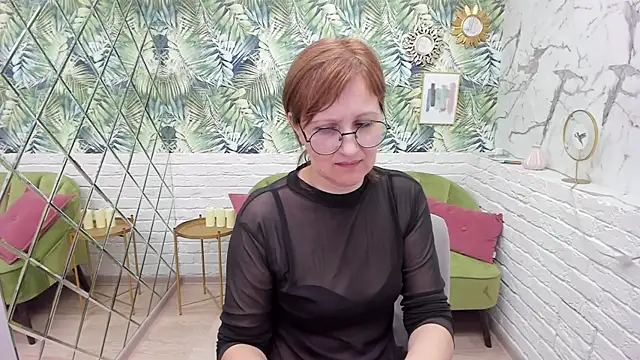 Snapshot of Paris_Cherry chatting on 03/19/25, 08:11 Paris Cherry online show from 03/19/25, 08:11