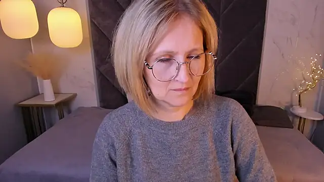 Snapshot of Paris_Cherry chatting on 09/29/25, 07:51 Paris Cherry online show from 09/29/25, 07:51