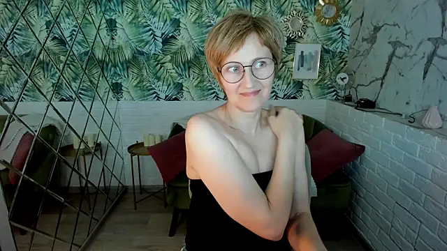 Paris Cherry online show from 07/30/26, 06:07