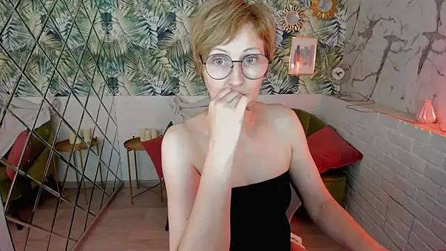 Paris Cherry online show from 08/03/26, 06:11