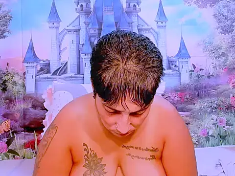 Snapshot of indianroxy chatting on 02/15/25, 05:51 indianroxy online show from 02/15/25, 05:51